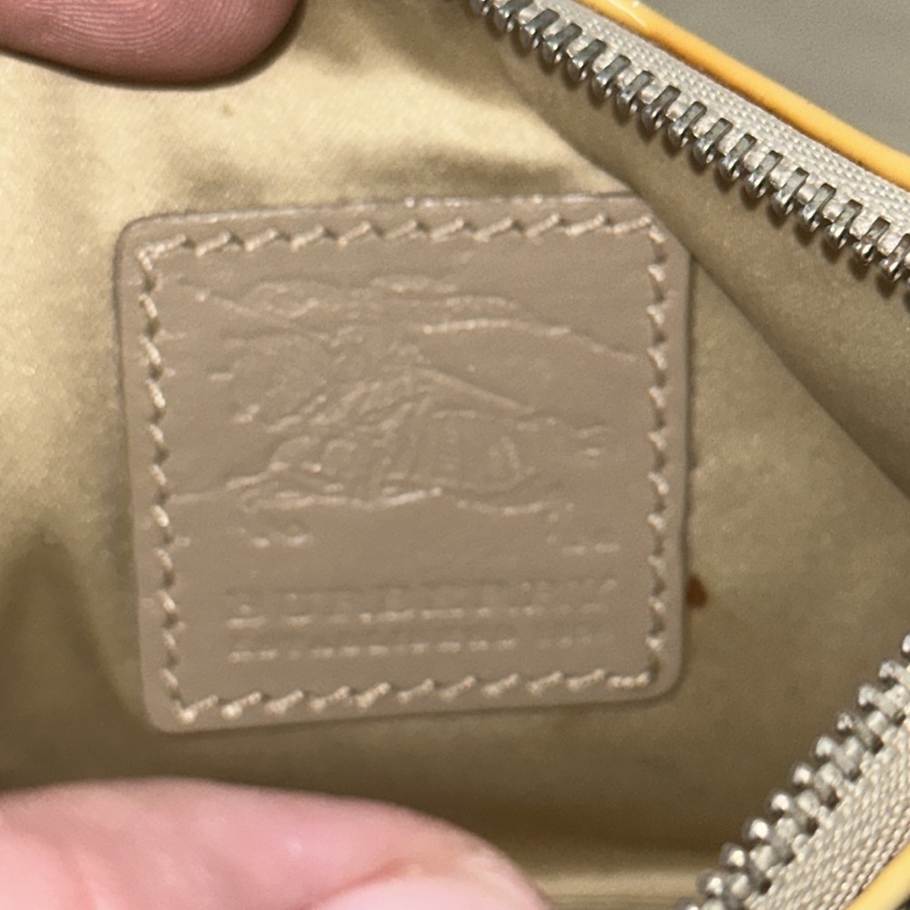 Burberry patent leather wristlet clutch bag - Picture 9 of 12